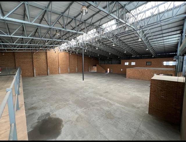 2,499M² WAREHOUSE TO LET IN LASER PARK
